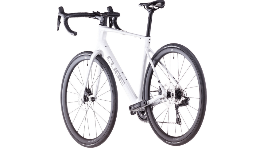 Vélo de Course Cube Attain C:62 SLX Shimano 105 Di2 2025 Vélo de Course Cube Attain C:62 SLX Shimano 105 Di2 2025