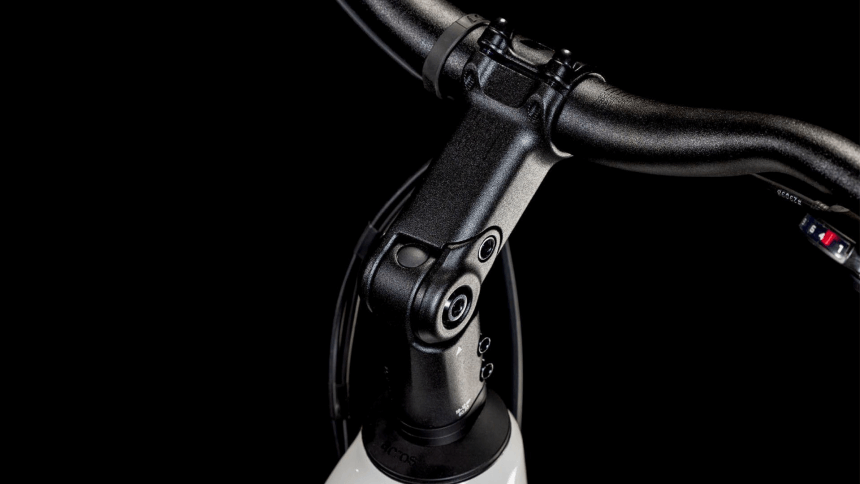 Vélo de Voyage Électrique Cube Touring Hybrid One 625 Easy Entry Shimano Cues 2025 Vélo de Voyage Électrique Cube Touring Hybrid One 625 Easy Entry Shimano Cues 2025