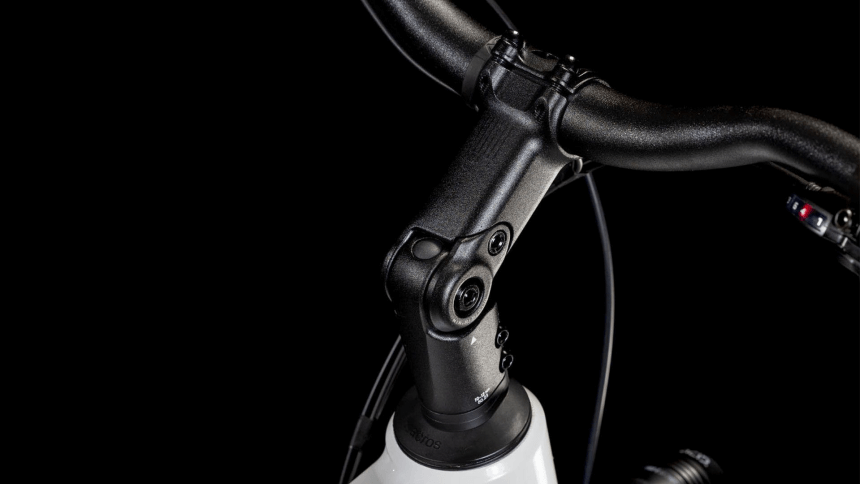 Vélo de Voyage Électrique Cube Touring Hybrid One 625 Shimano Cues 2025 Vélo de Voyage Électrique Cube Touring Hybrid One 625 Shimano Cues 2025