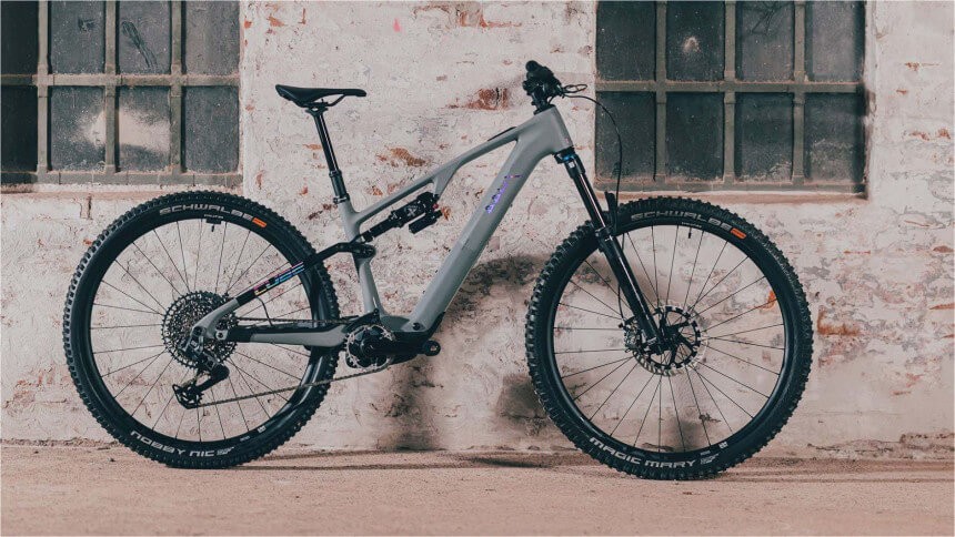 VTT Tout-Suspendu Cube AMS Hybrid One44 C:68X TM 400X 29'' 2025 VTT Tout-Suspendu Cube AMS Hybrid One44 C:68X TM 400X 29'' 2025